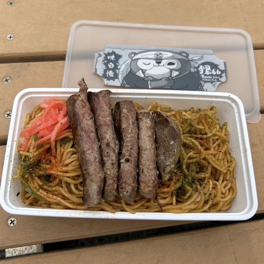 牛排日式炒麵餐盒
